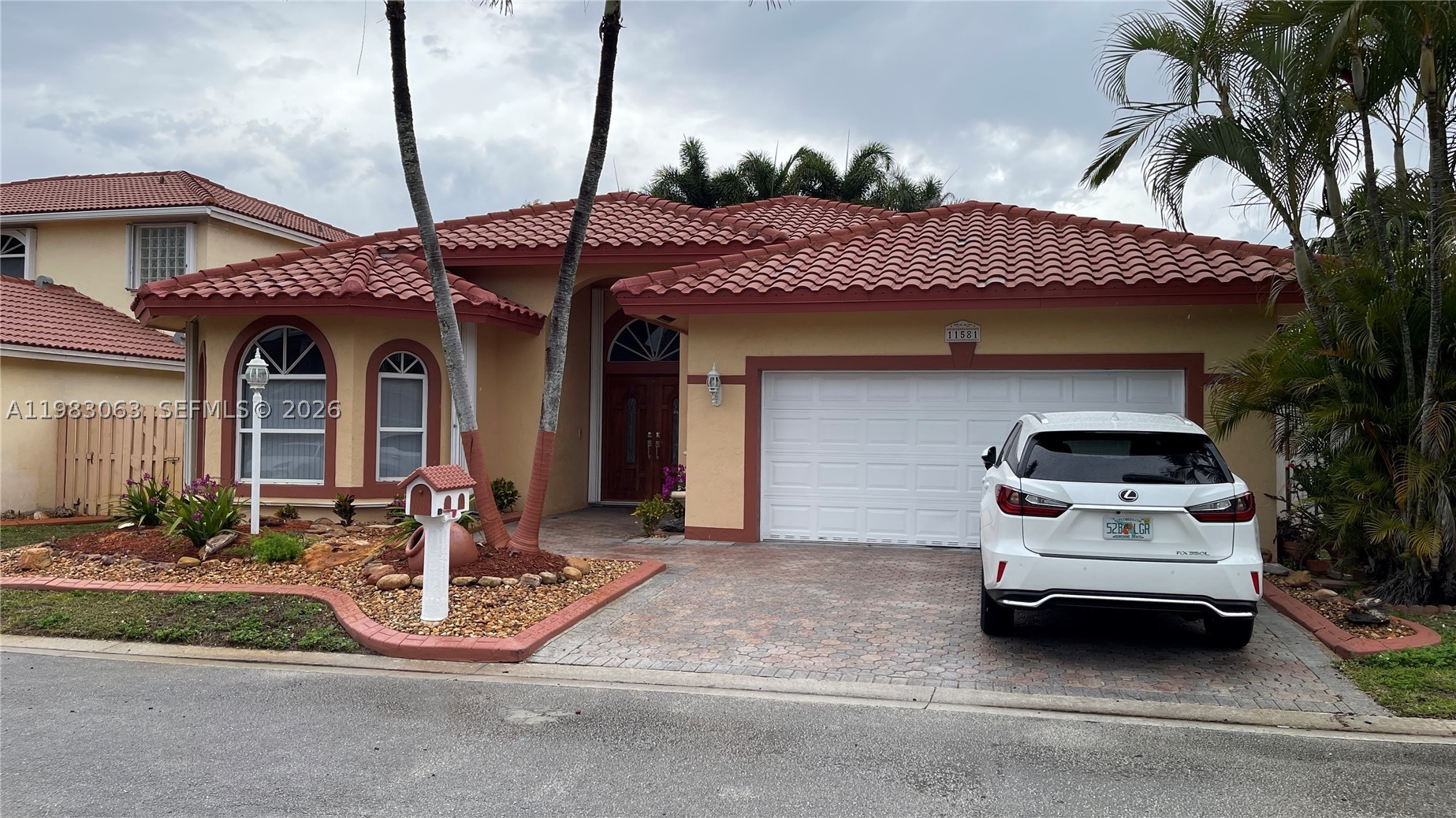 11581 SW 10th Ct — photo