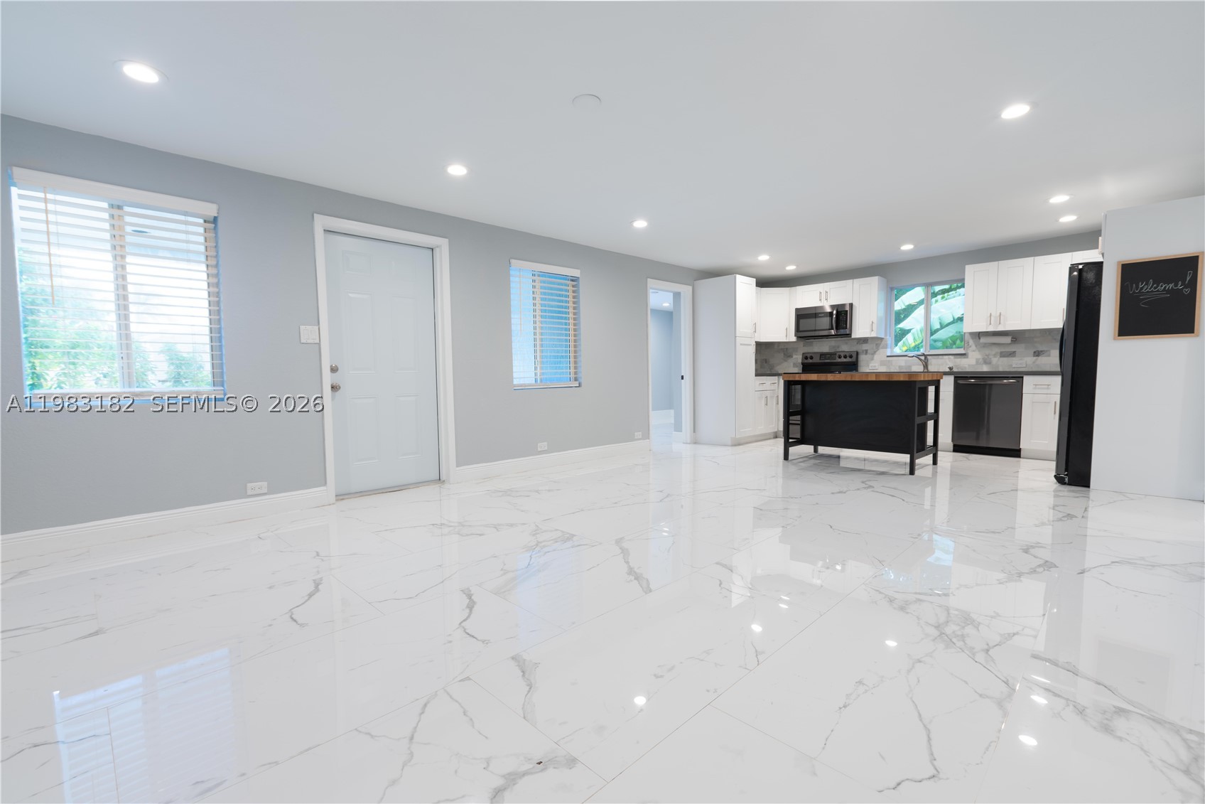 11 Judy Pl — photo