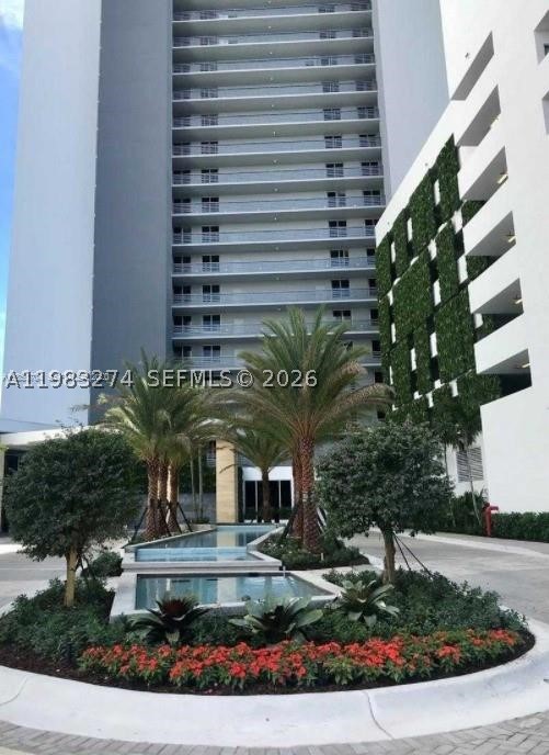 16385 Biscayne Blvd 2702 — photo