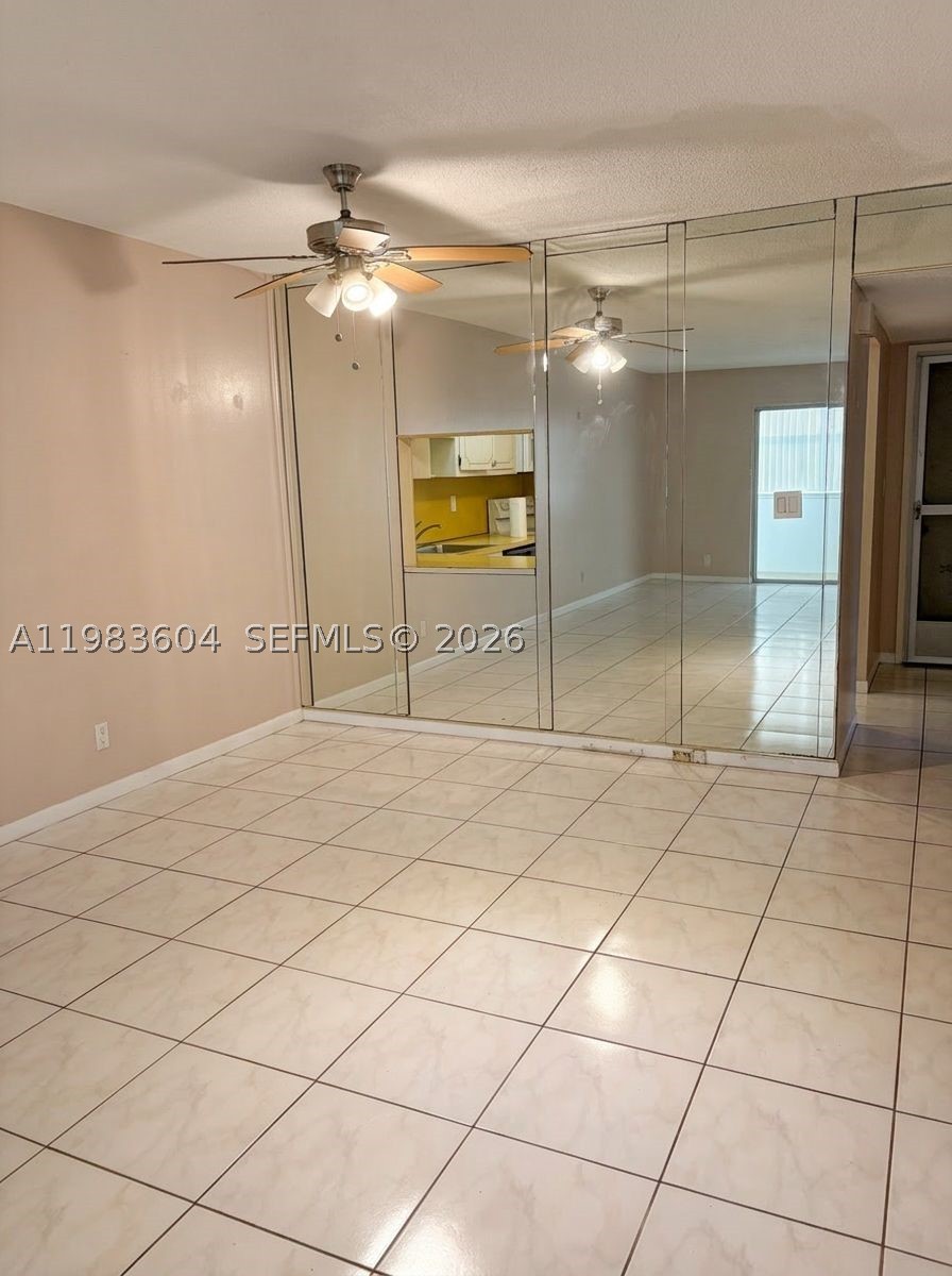 410 SE 2nd St 102 — photo