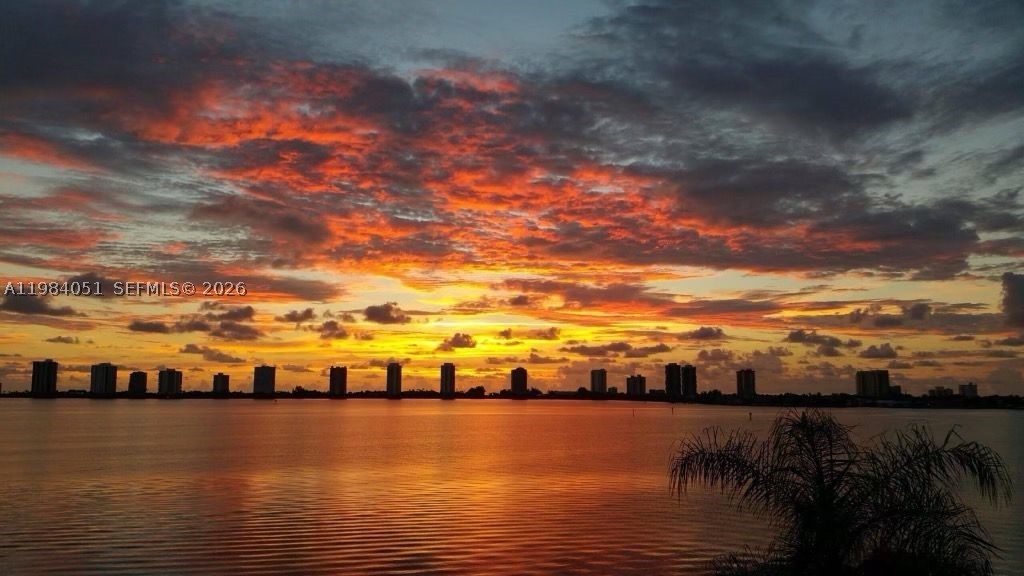 801 Lake Shore Dr 403 — photo