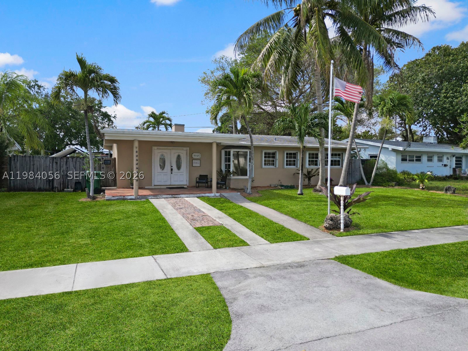 9365 Jamaica Dr — photo