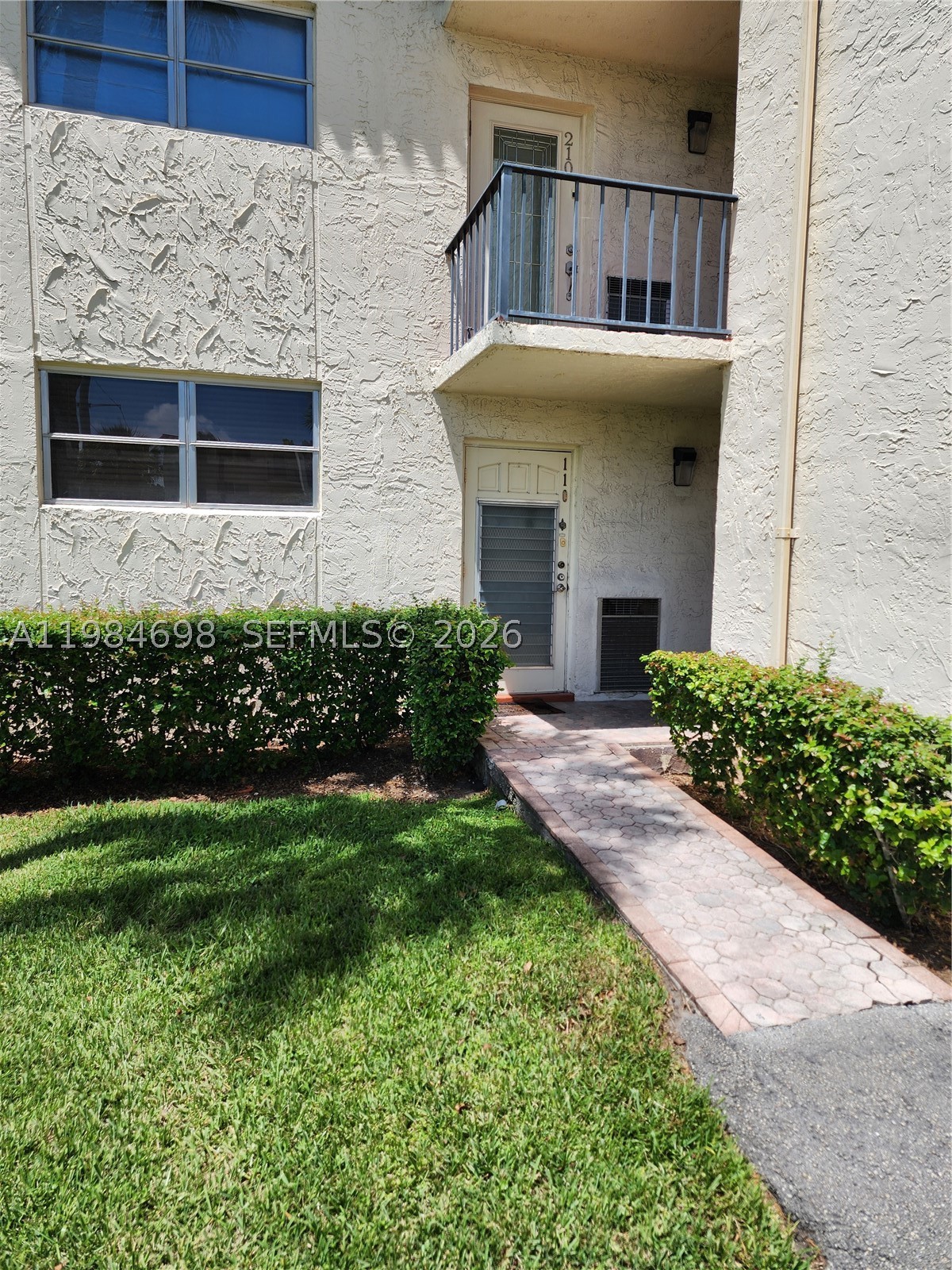 681 S Hollybrook Dr 110 — photo
