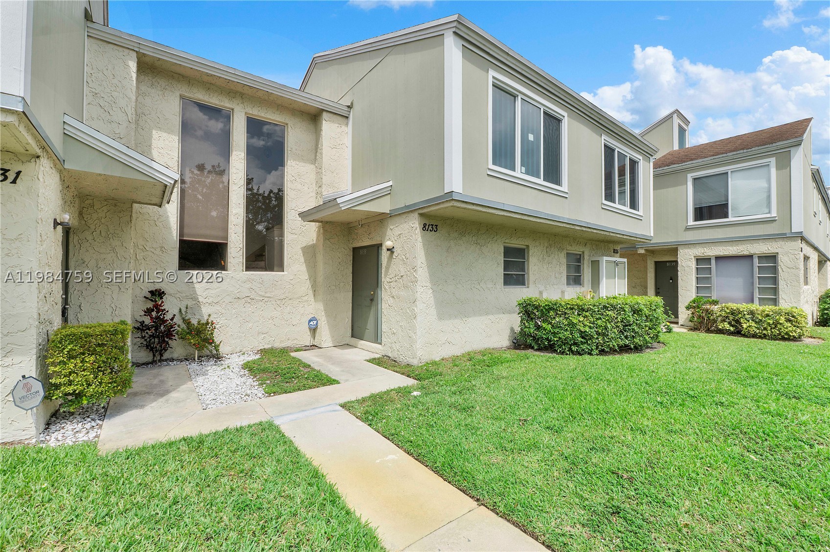 8133 Lagos De Campo Blvd J-1 — photo