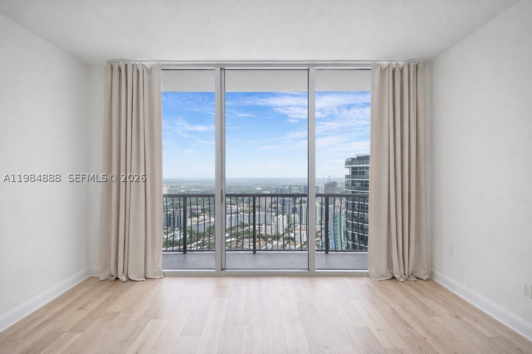 1750 N Bayshore Dr 3811 — photo