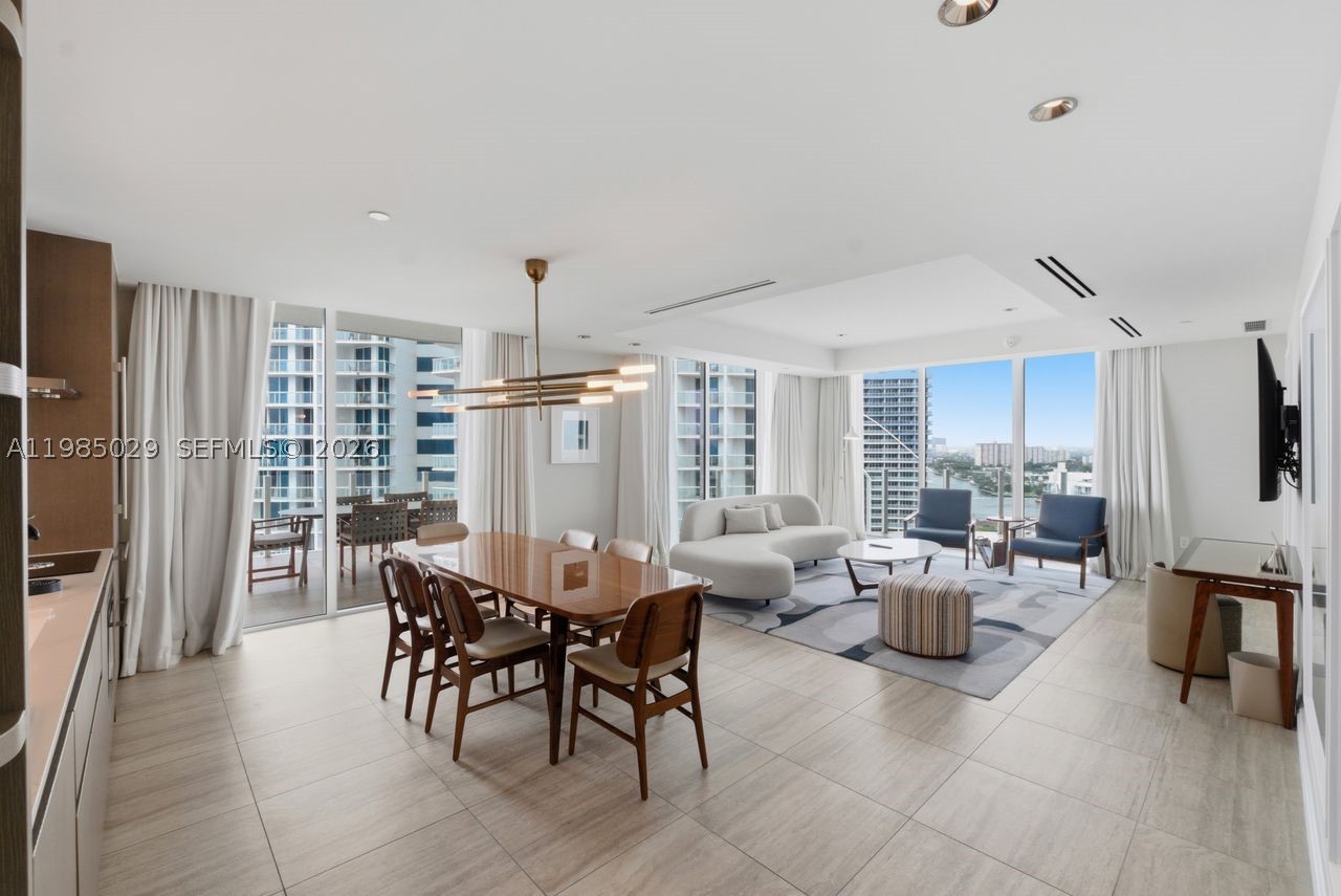 525 N Fort Lauderdale Beach Blvd 1509 — photo