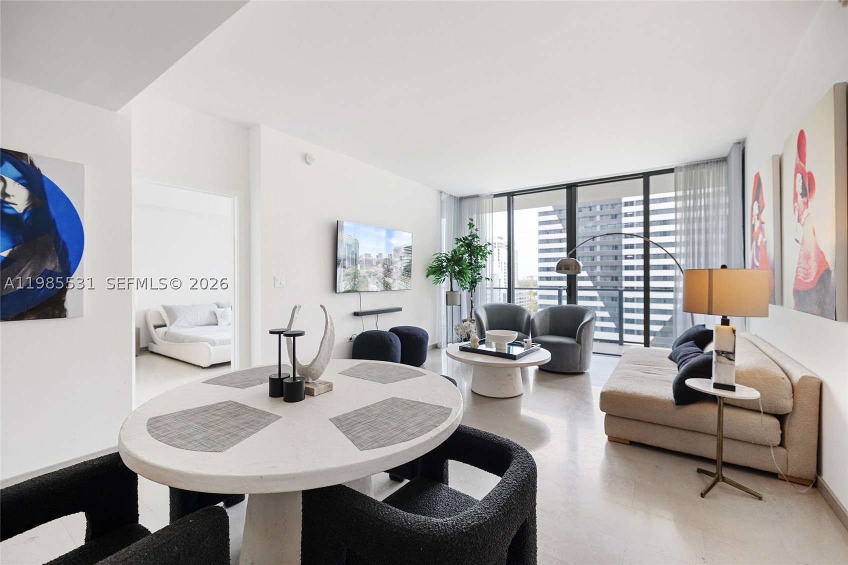 88 SW 7th St 1010 — photo