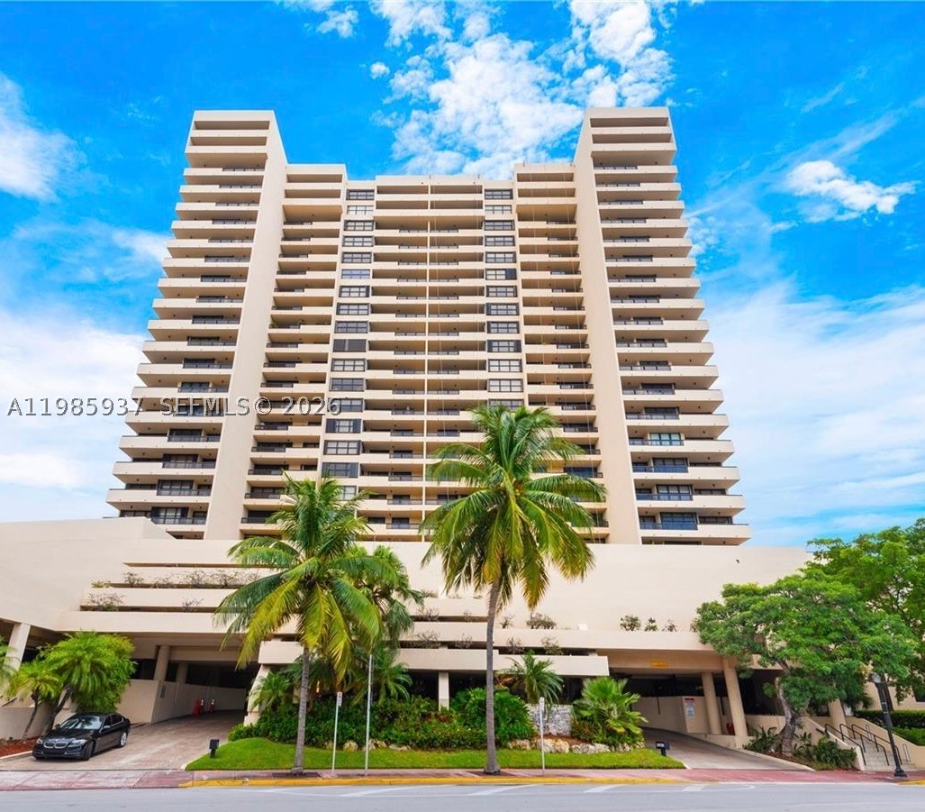 2555 Collins Ave 2002 — photo