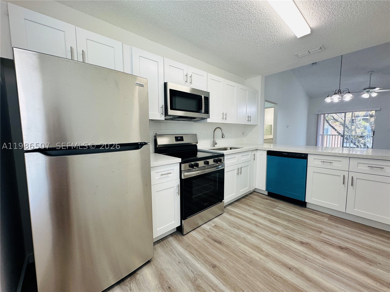 8102 SW 21st Ct 8102 — photo