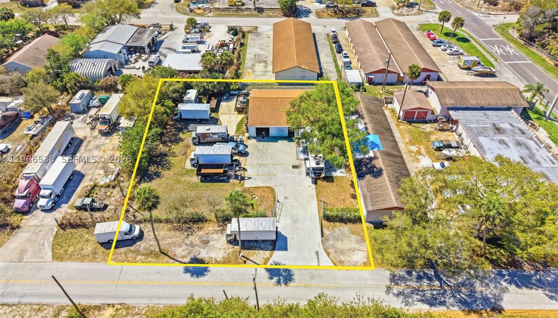 645 Old Dixie Hwy — photo