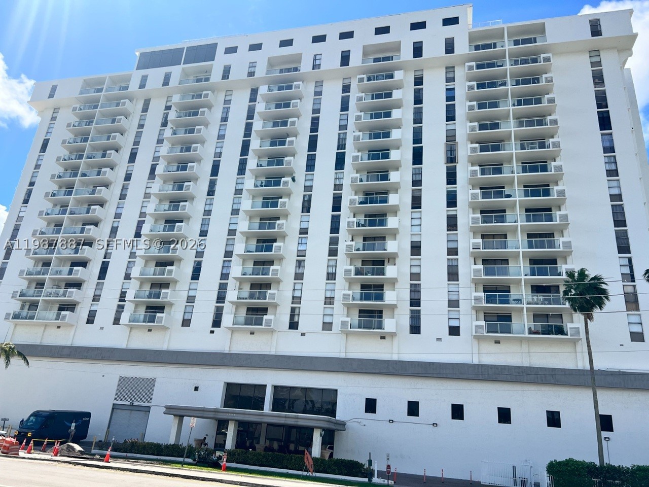 13499 Biscayne Blvd 613 — photo