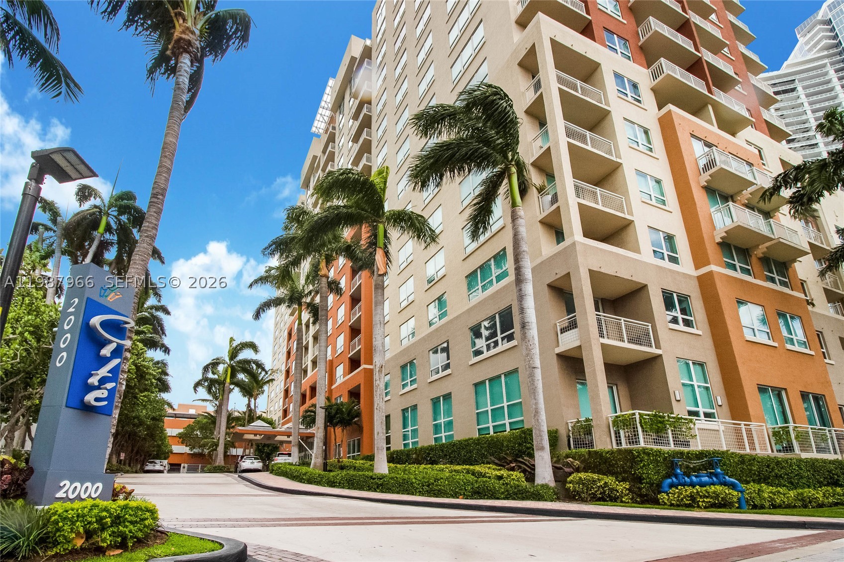 2000 N Bayshore Dr 506 — photo