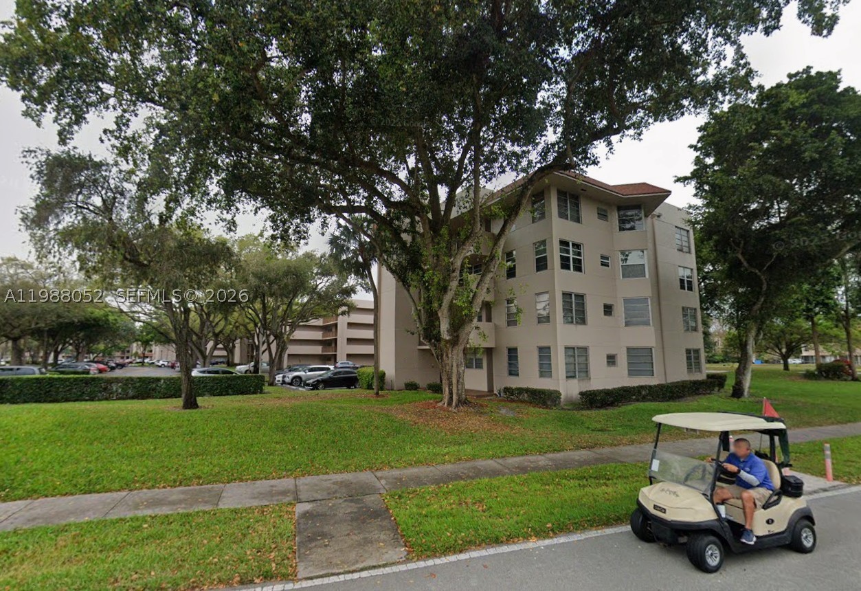 1811 Sabal Palm Dr 408 — photo