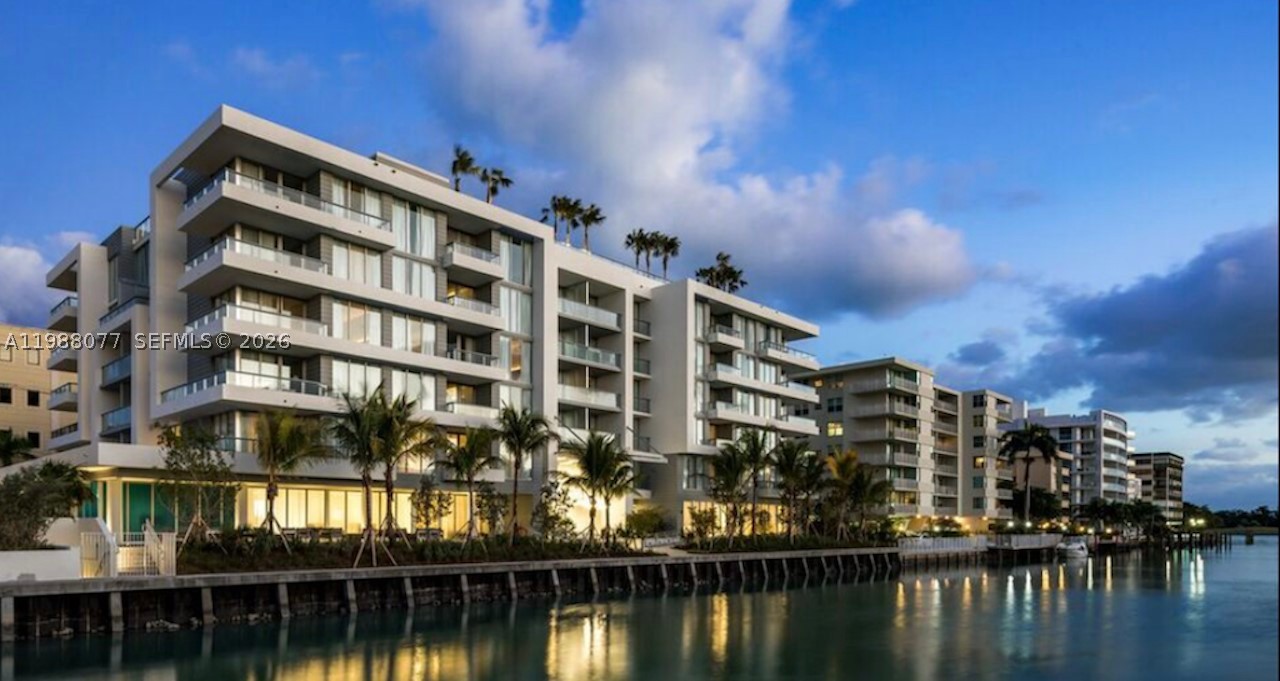 9540 W Bay Harbor Dr 301 — photo