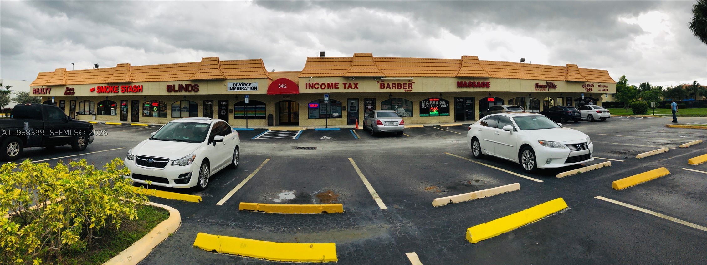 6400 N University Dr — photo