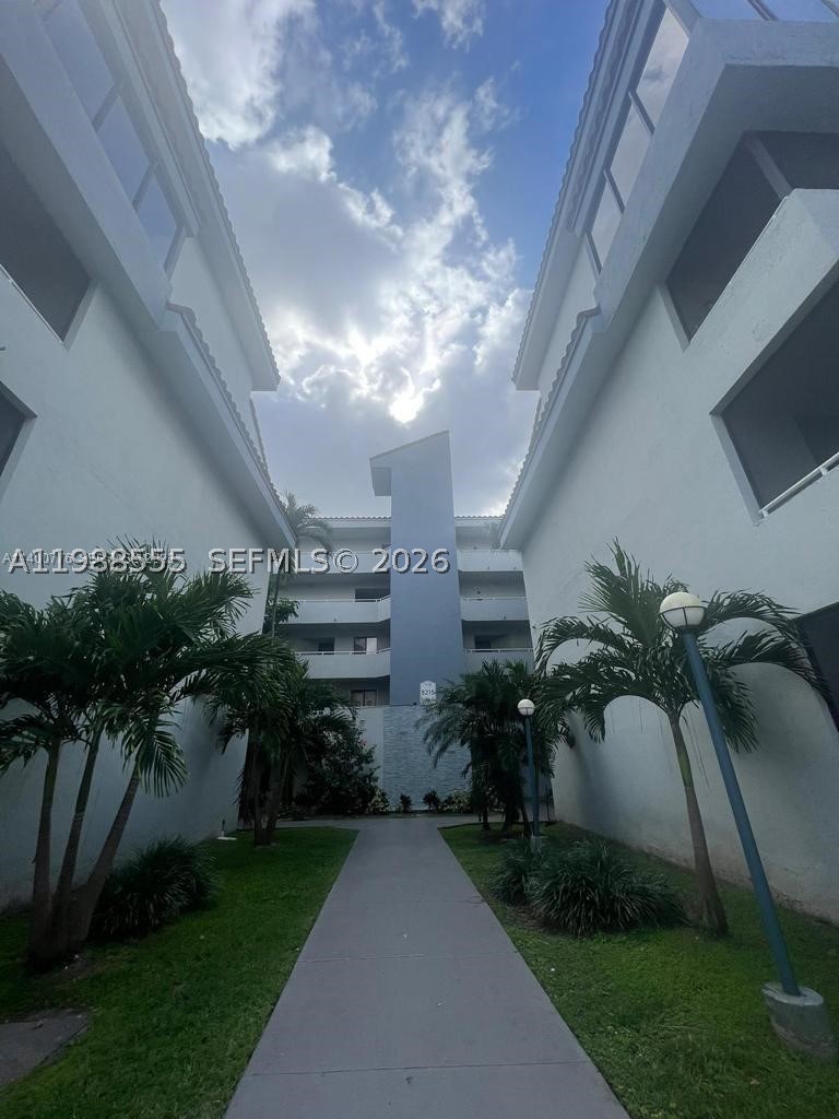 8215 SW 152nd Ave G-418 — photo