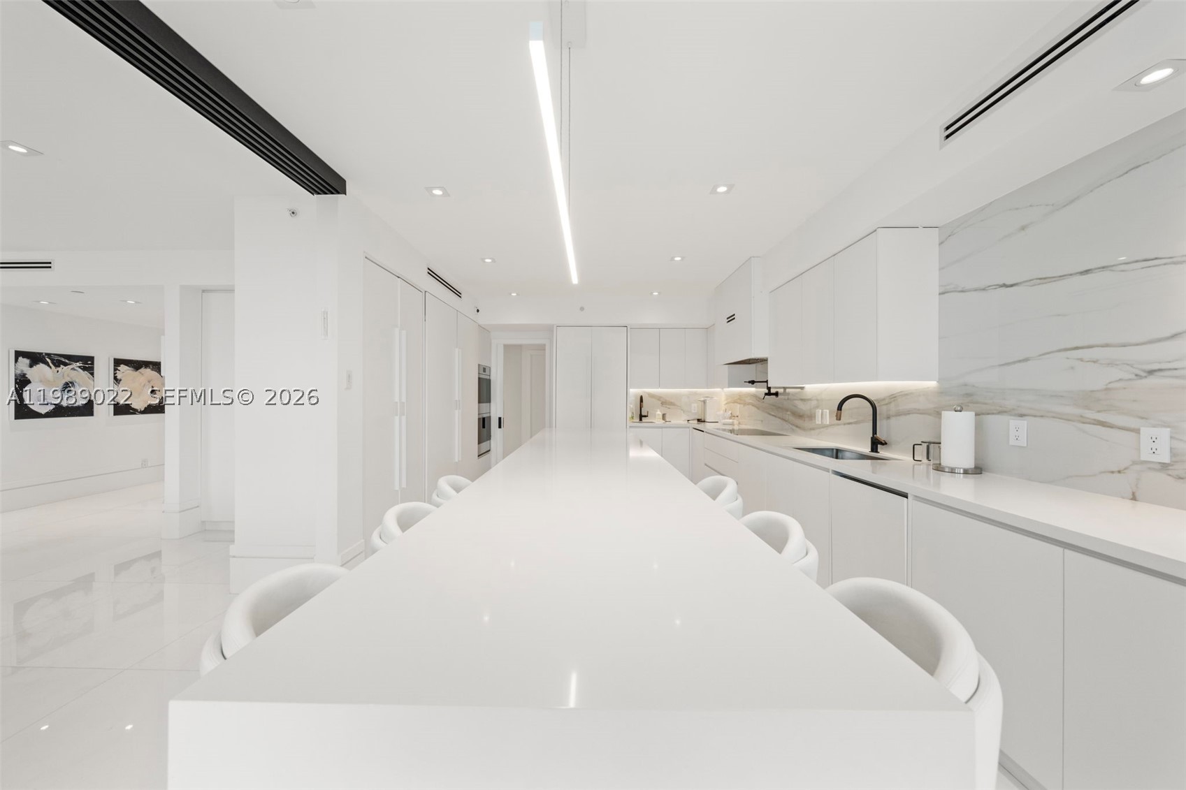 9999 Collins Ave 11J — photo