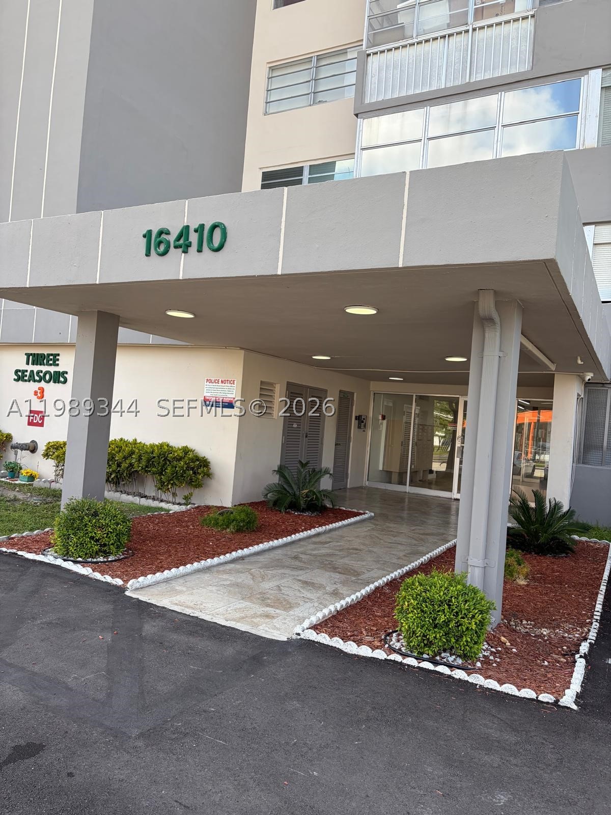 16410 Miami Dr 504 — photo