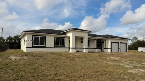 1715 McArthur Ave — photo