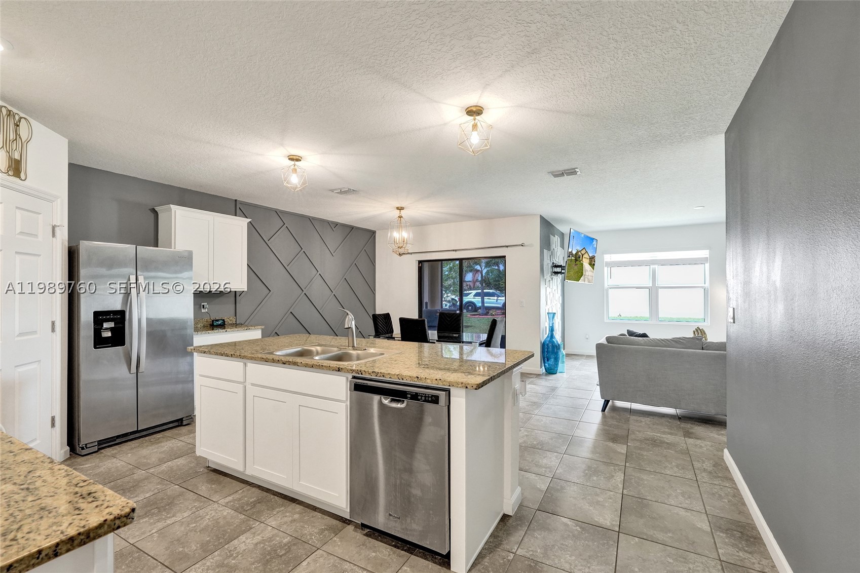 6479 NW Castlebrook Ave — photo