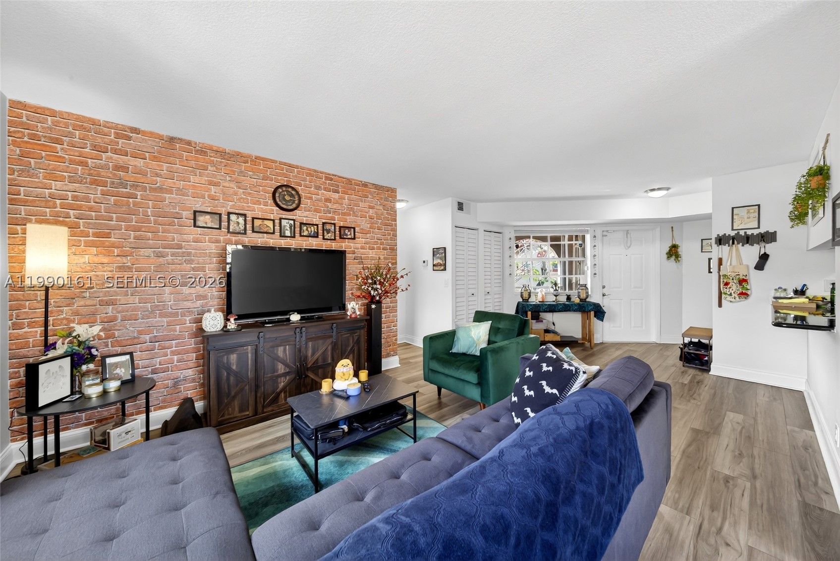 365 SW 86th Ave 201 — photo