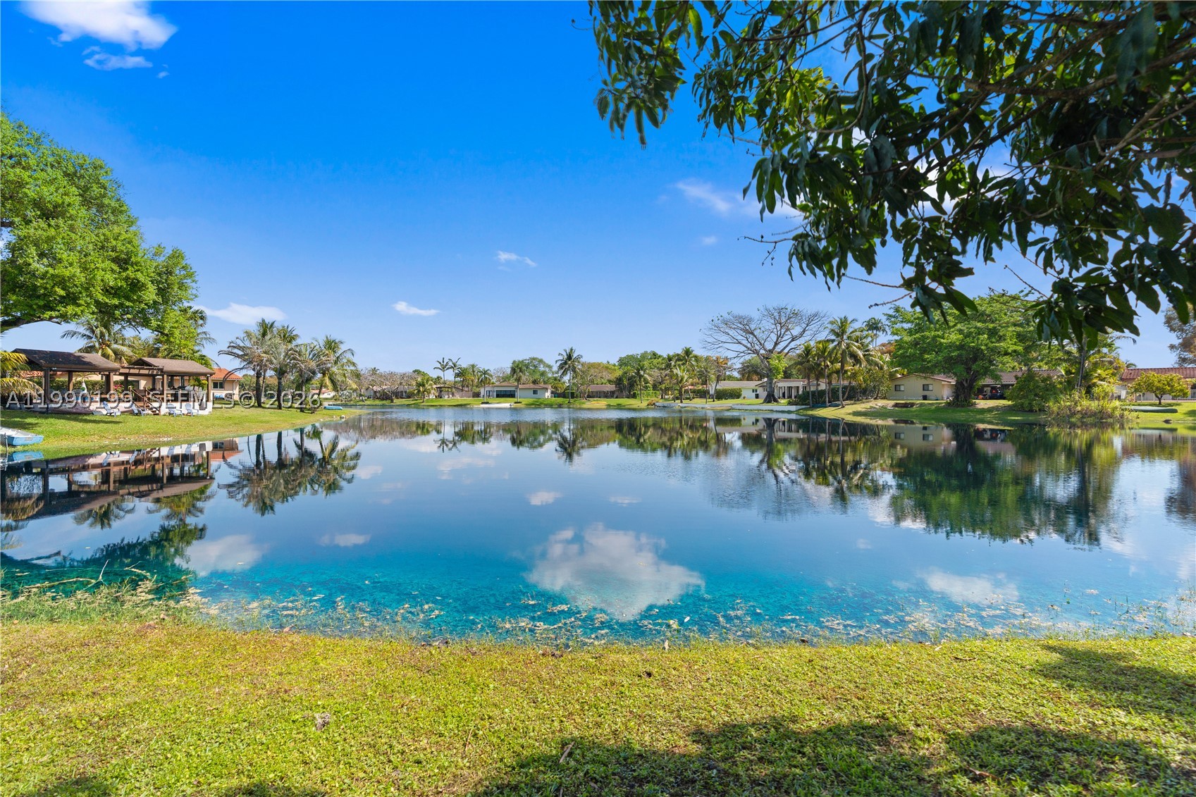 7327 Sabal Dr — photo