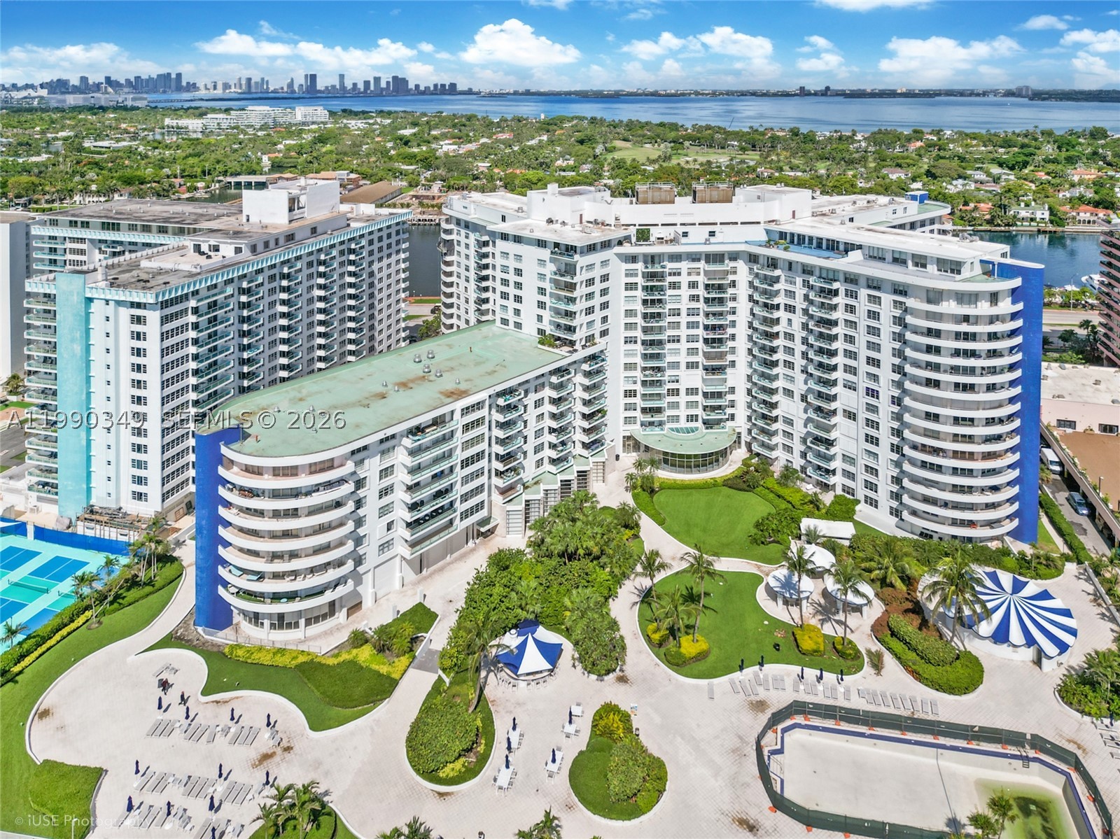5161 Collins Ave 1508 — photo