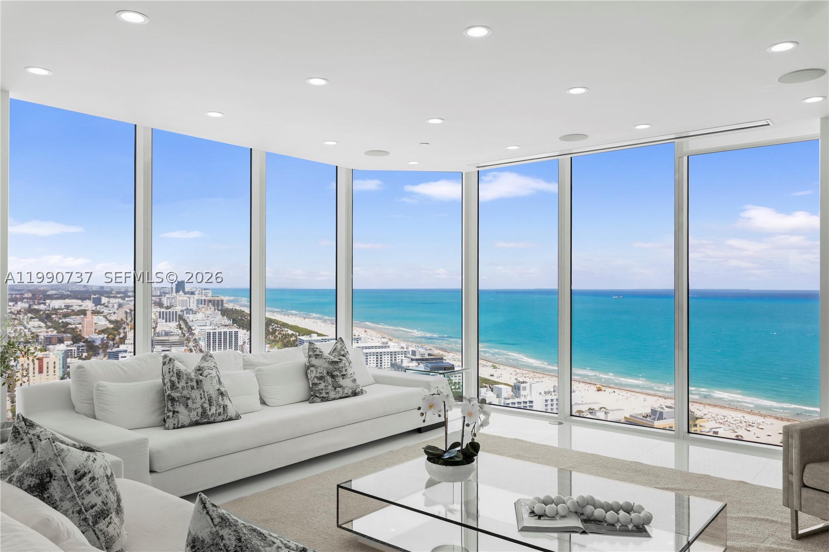 300 S Pointe Dr 3405 — photo