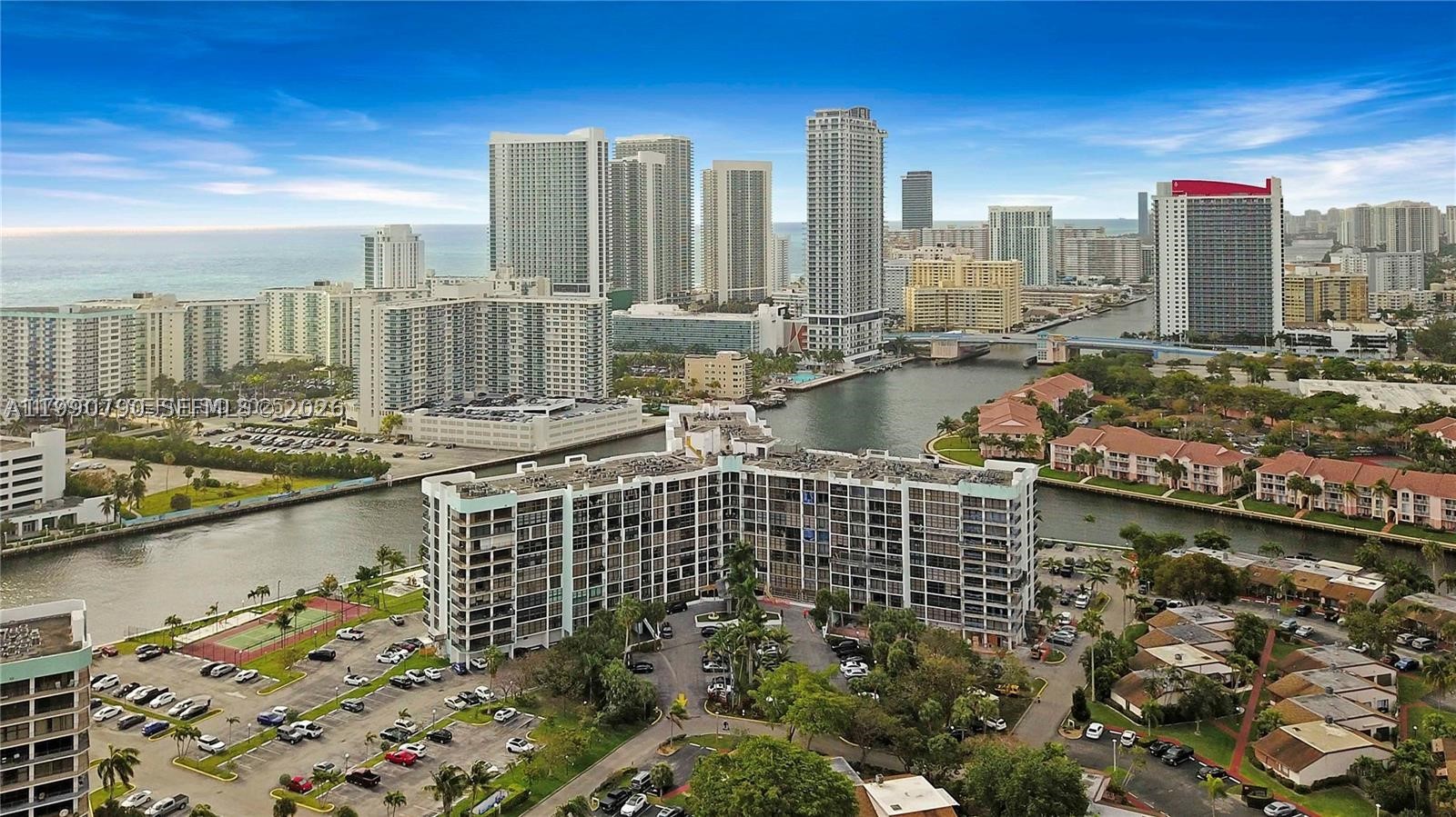 200 Leslie Dr 425 — photo