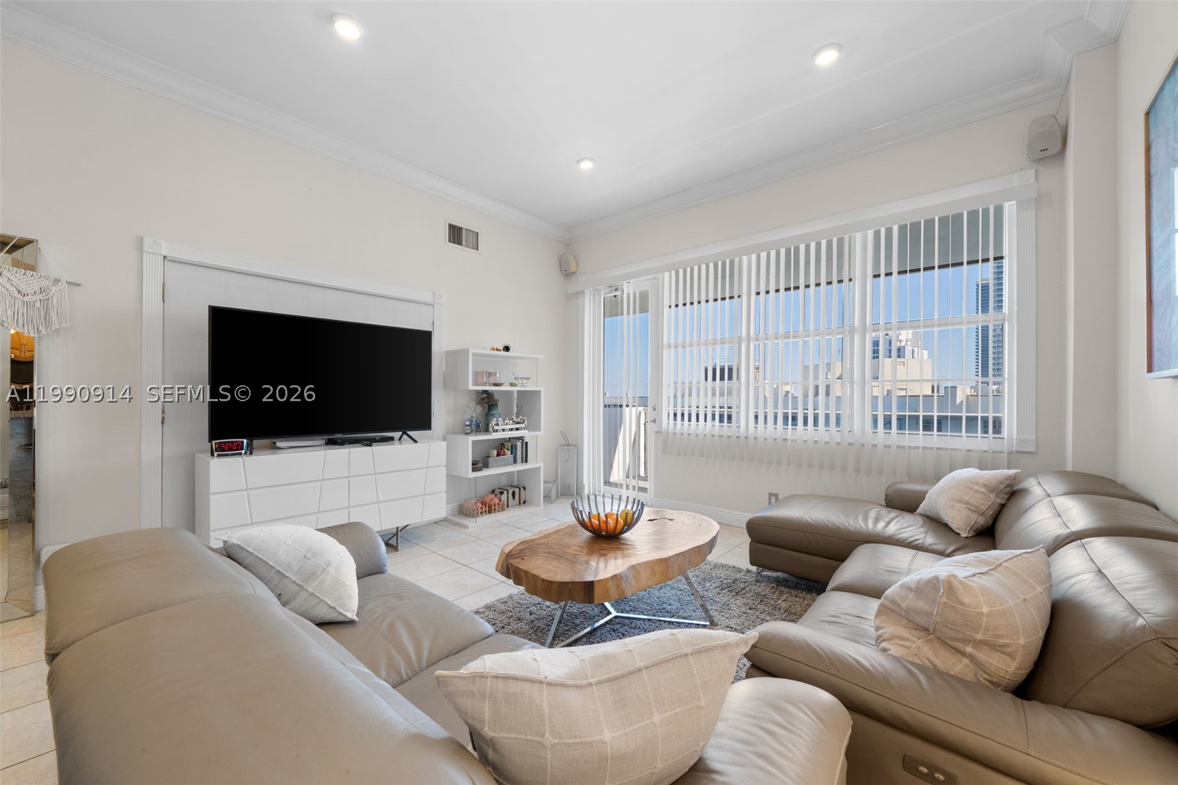 3725 S Ocean Dr Ph18 — photo