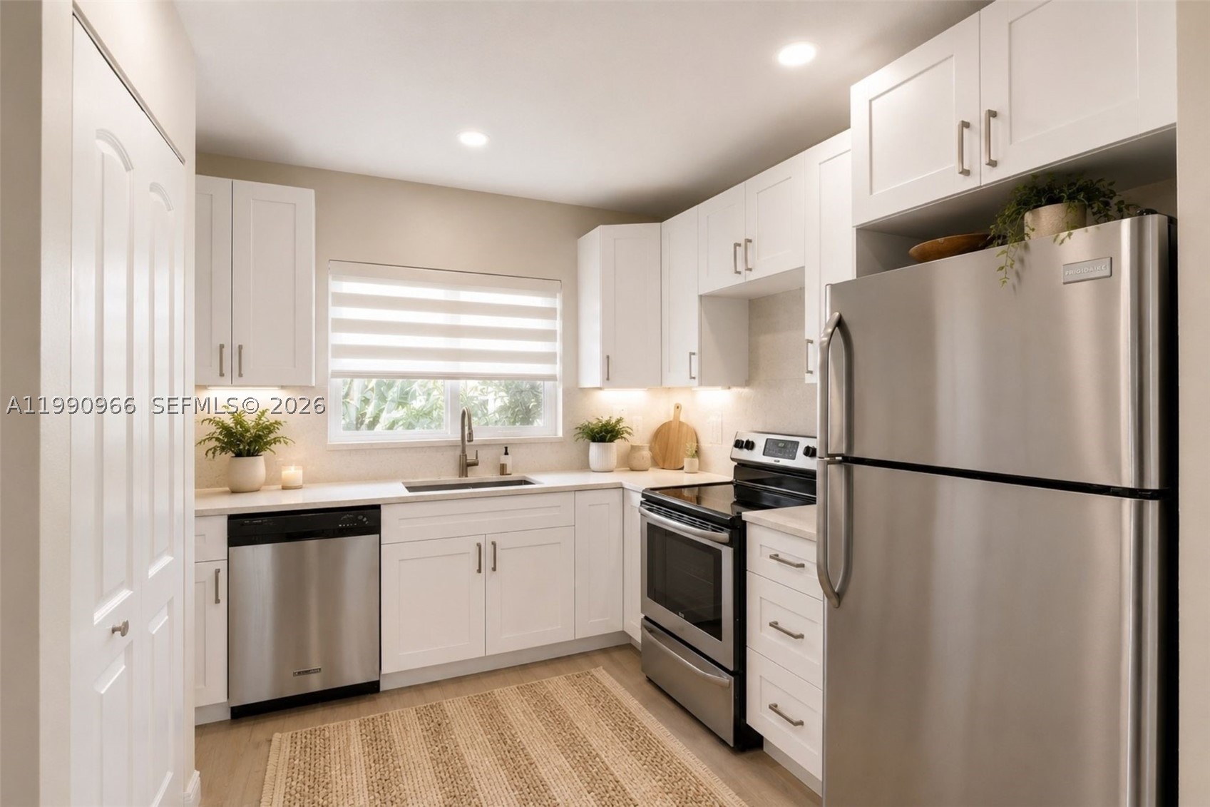 9201 Sunrise Lakes Blvd 304 — photo