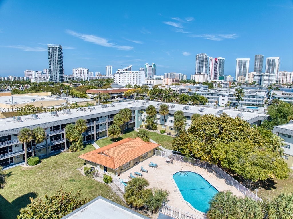 270 Layne Blvd 207 — photo