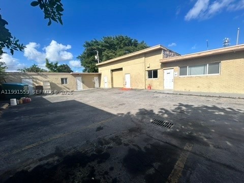 6225 Johnson St — photo