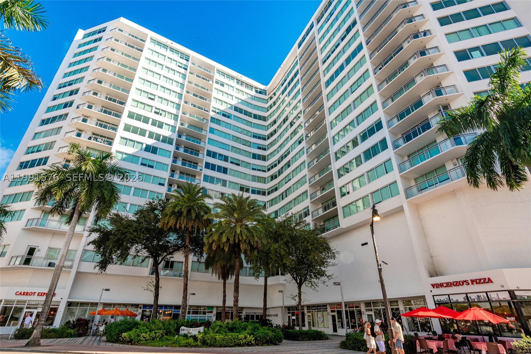 7135 Collins Ave 625 — photo