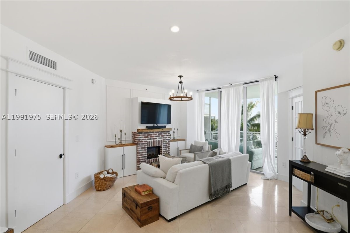 350 S Miami Ave 1205 — photo