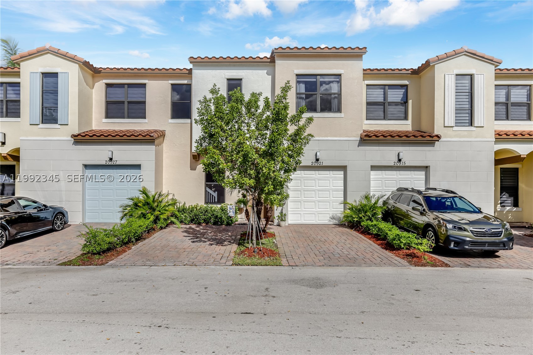 20921 NW 1st Ct — photo