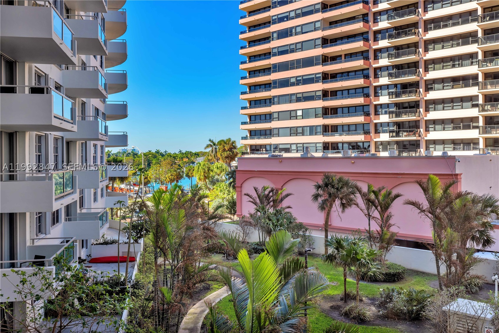 5161 Collins Ave 410 — photo