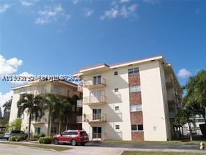 1747 Rodman St 309 — photo
