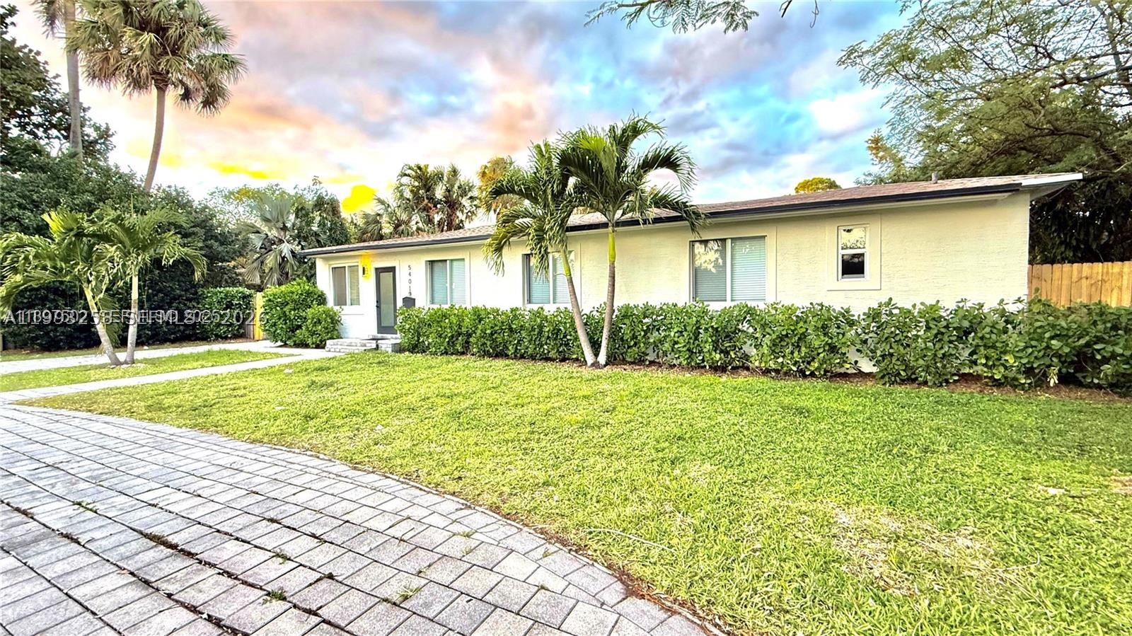 5401 W Broward Blvd — photo