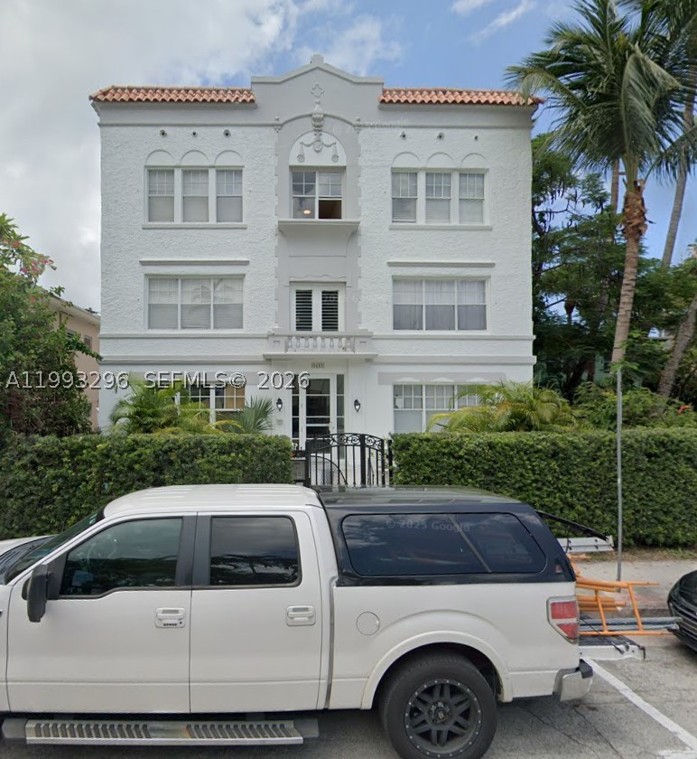 1611 Michigan Ave 10 — photo