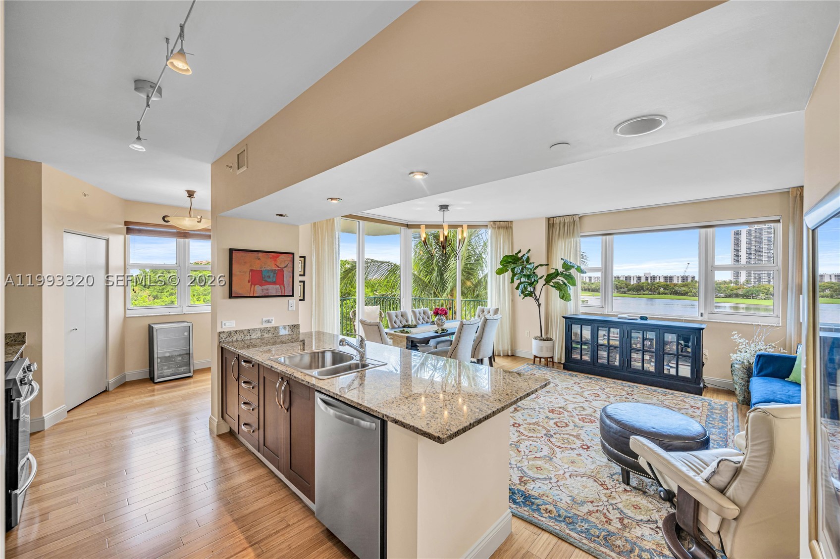 20000 E Country Club Dr 508 — photo