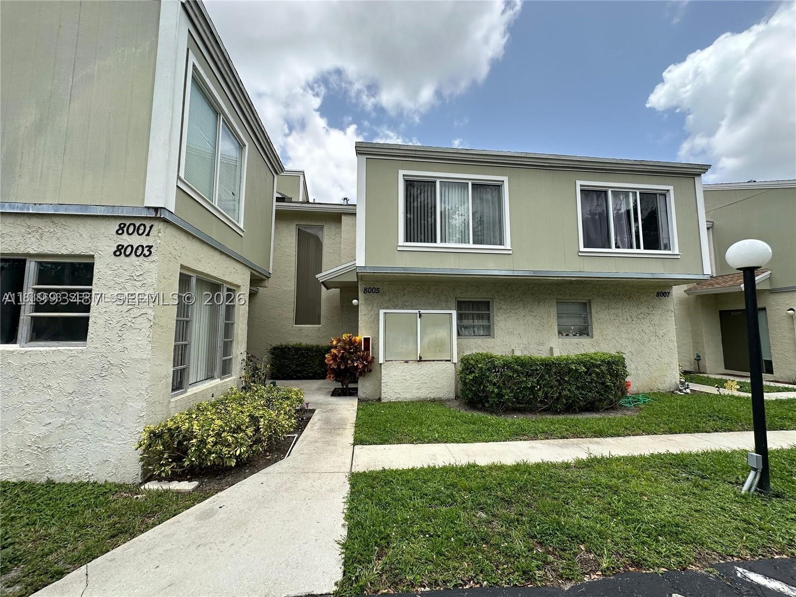 8005 Lagos De Campo Blvd L-4 — photo