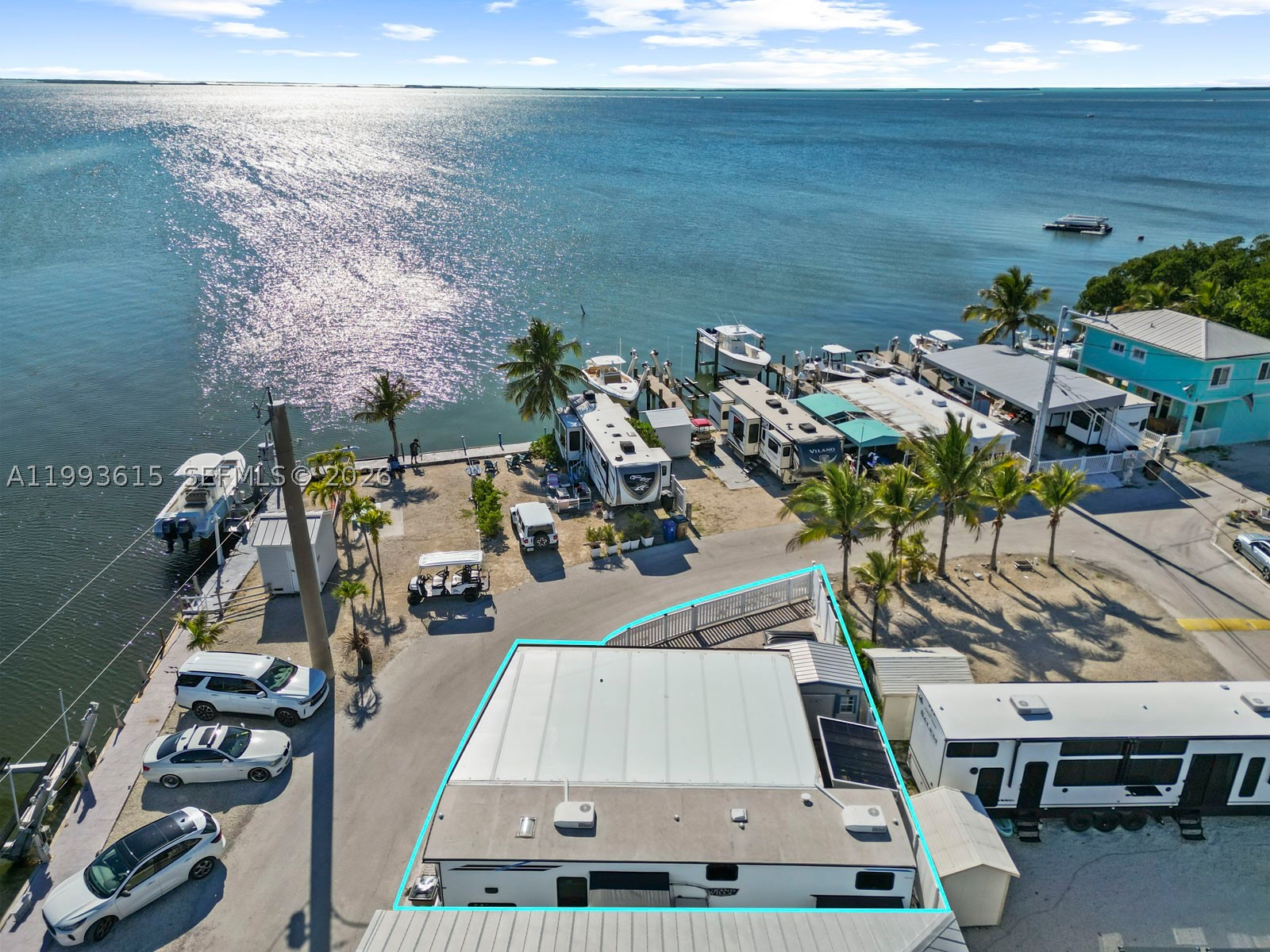 325 Calusa St 321 — photo