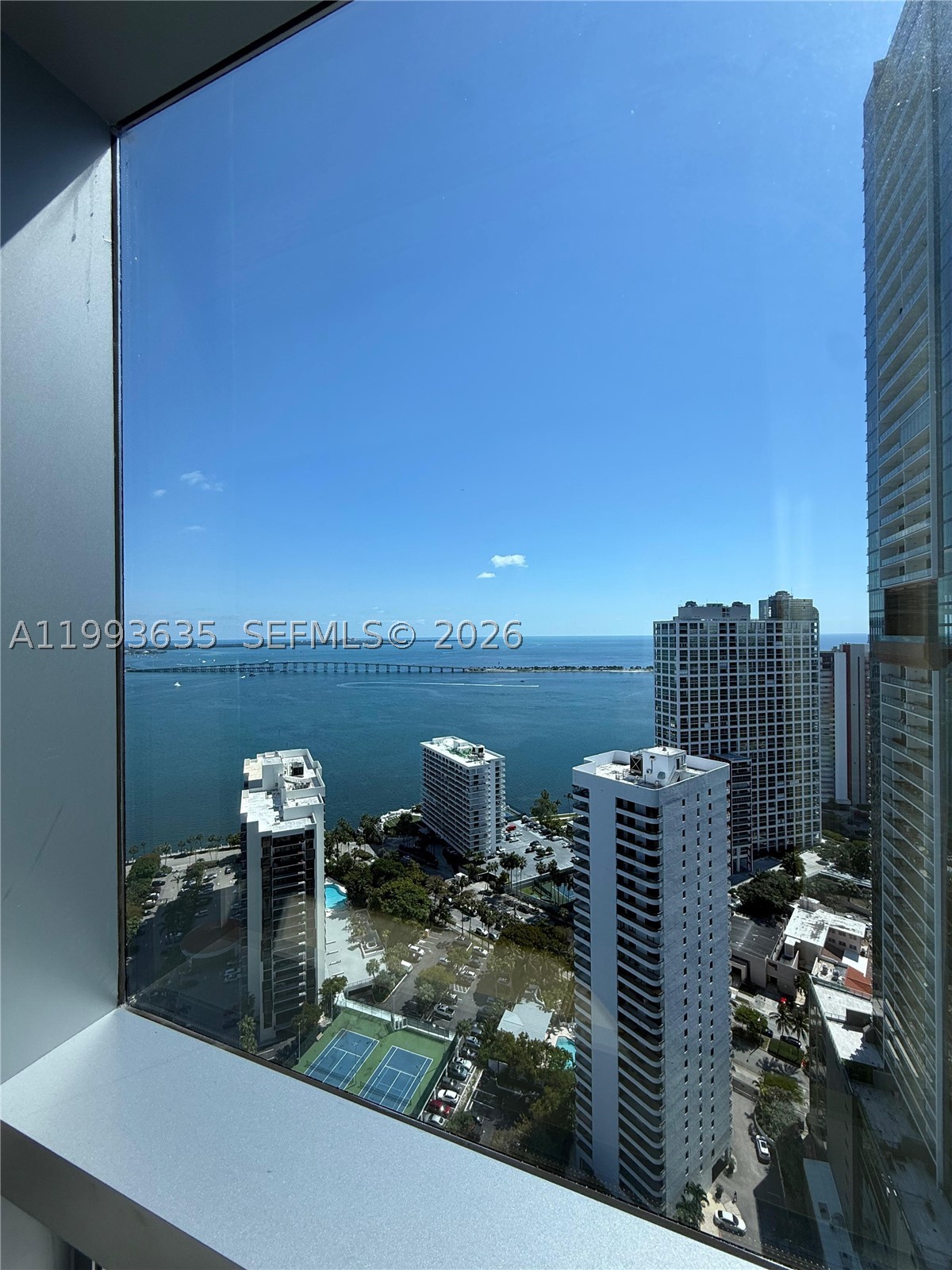 1435 Brickell Ave 3305 — photo