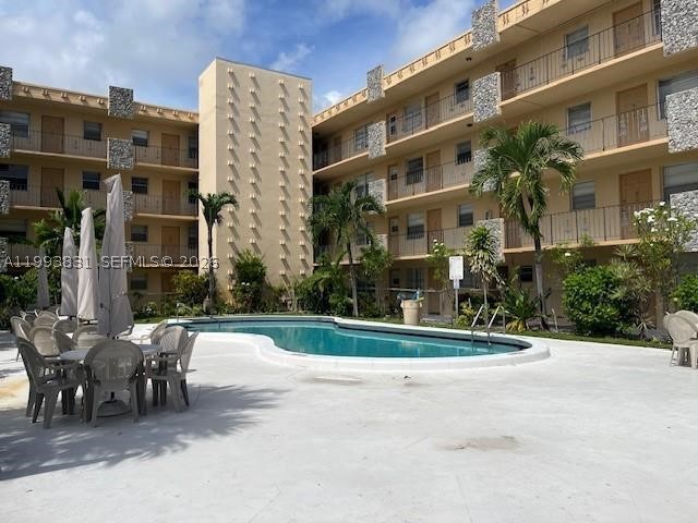 2145 Pierce St 403 — photo