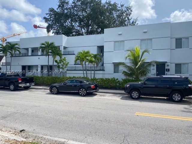 835 SW 8th Ave — photo