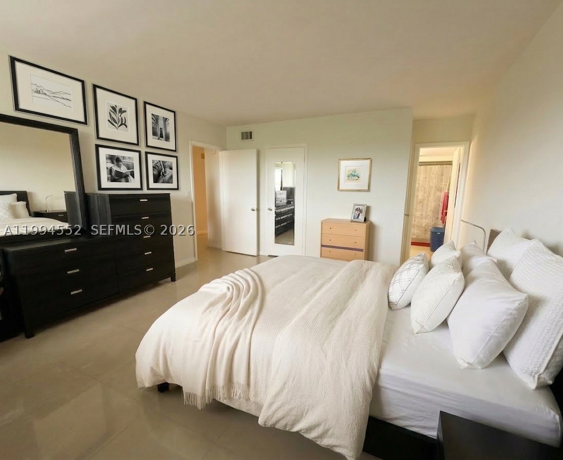 1881 Middle River Dr 704 — photo