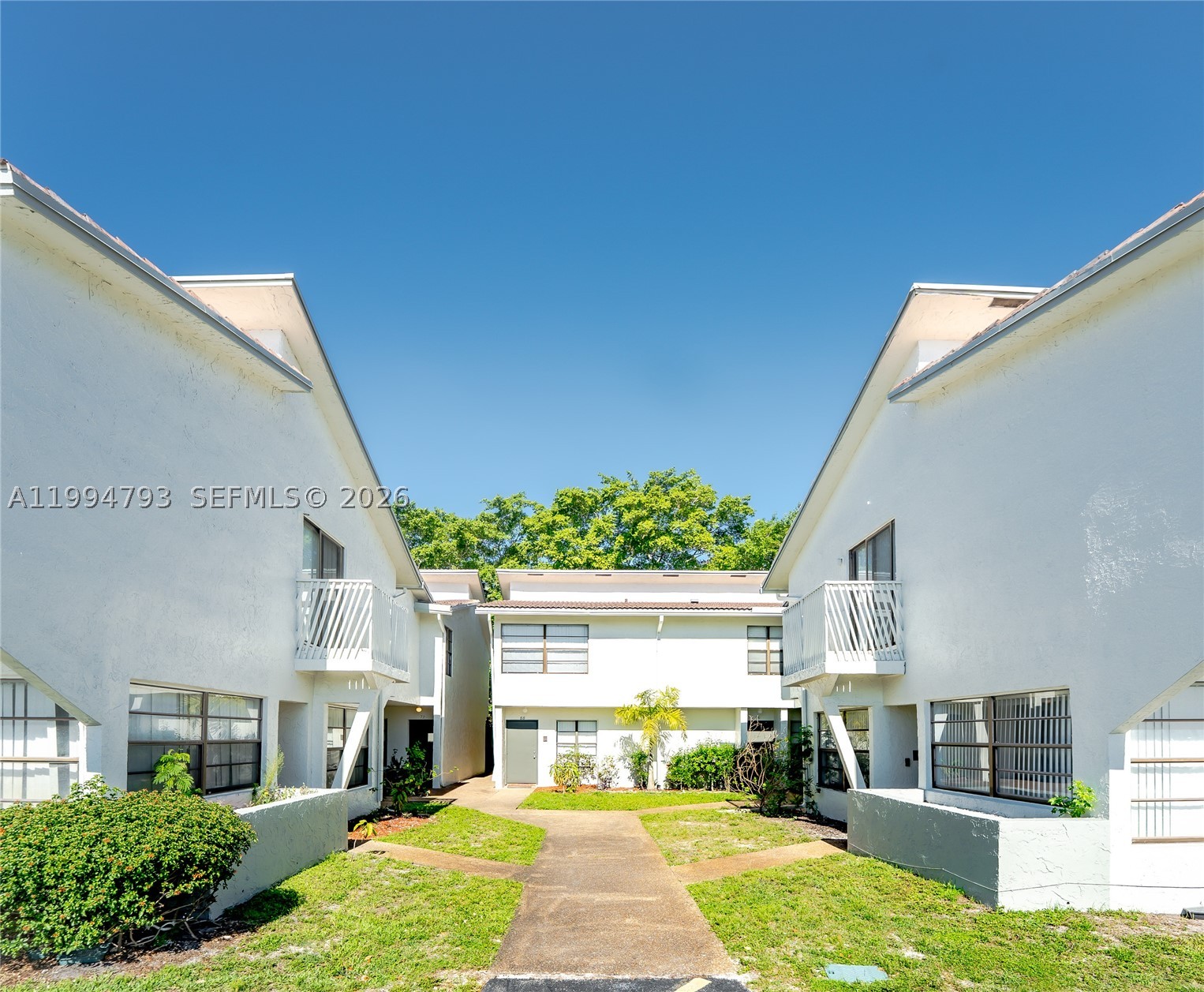 2570 Coral Springs Dr 2570 — photo