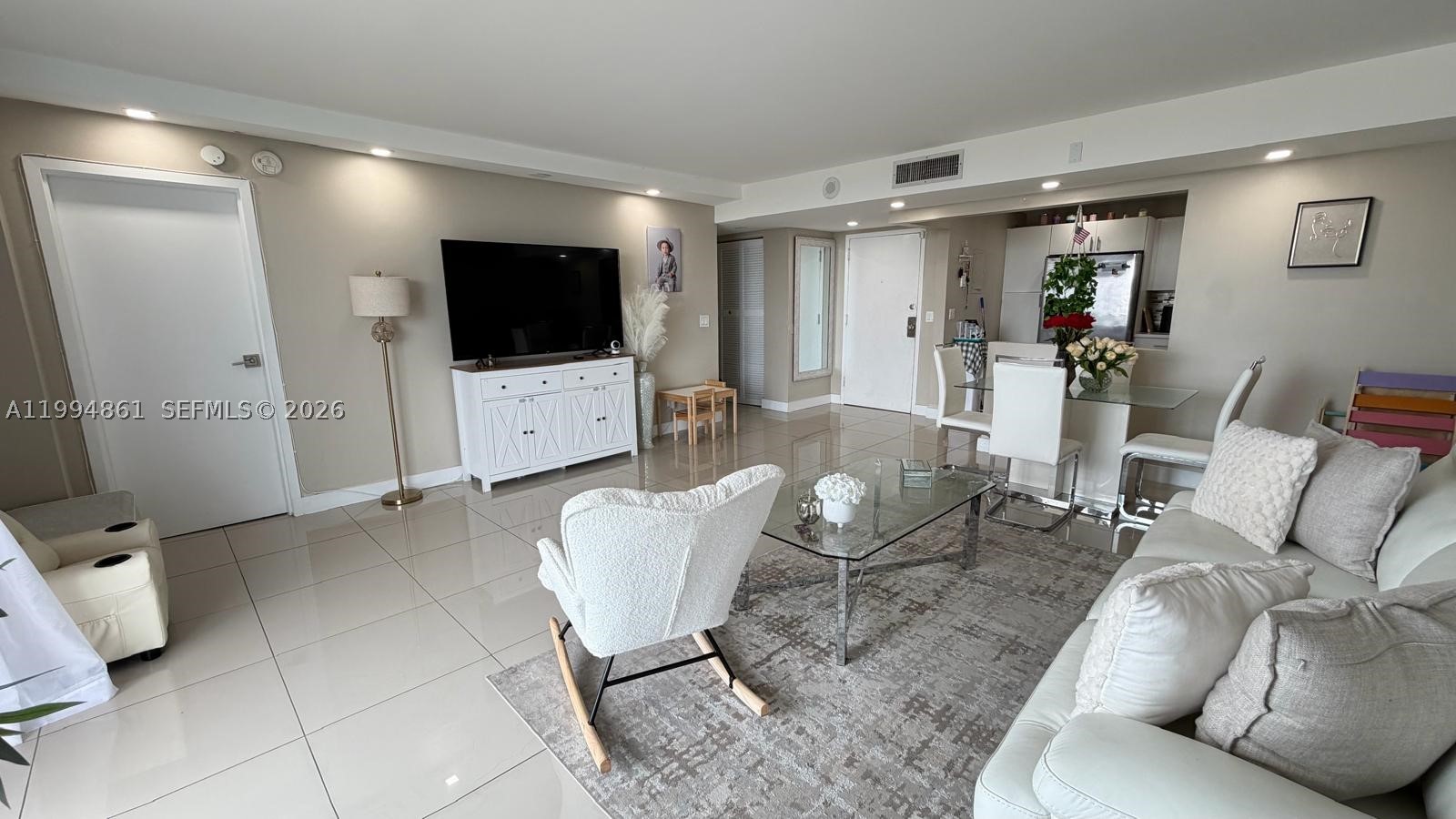 13499 Biscayne Blvd 805 — photo
