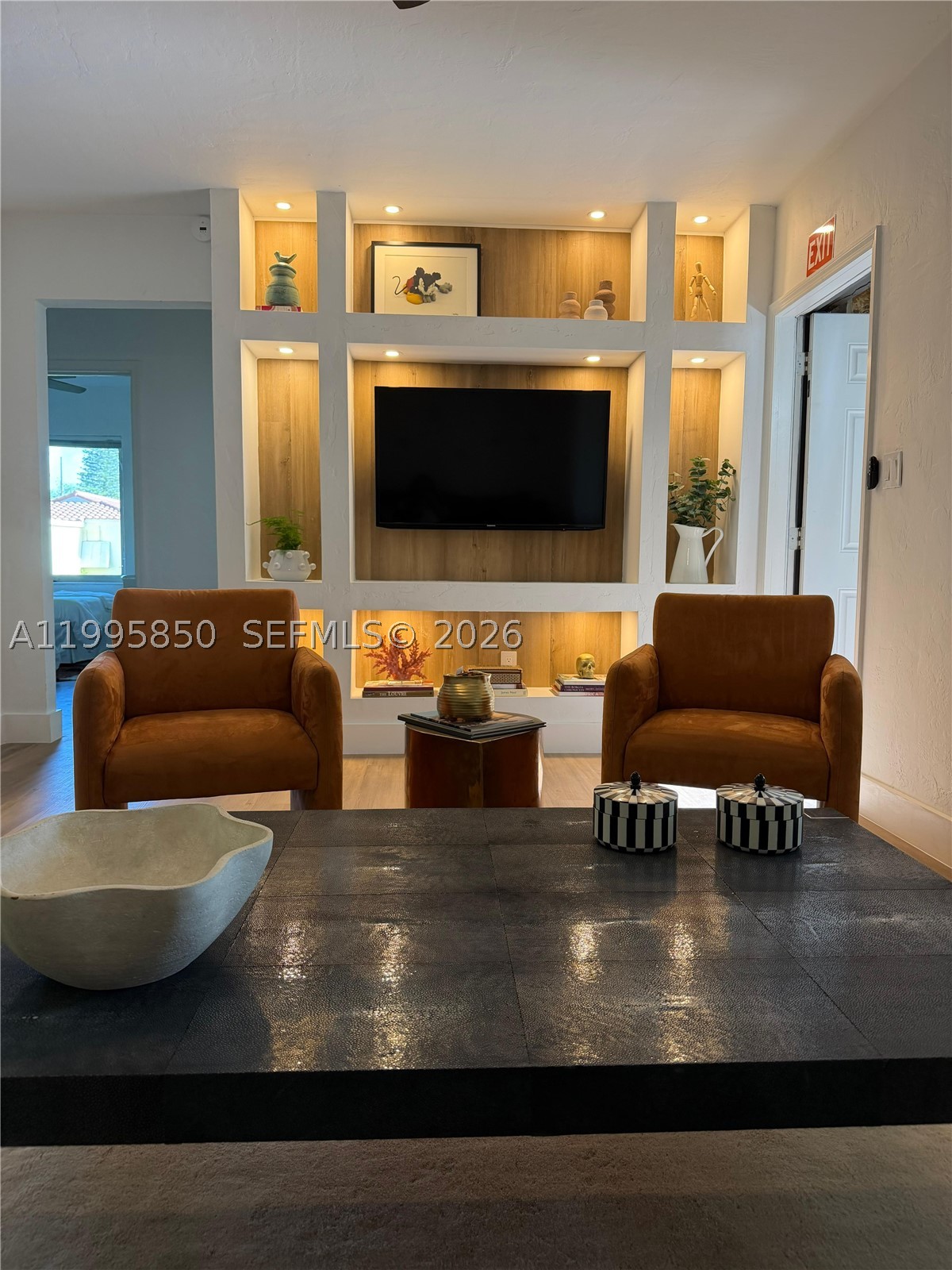 11201 NE 10th Ave 11201 — photo